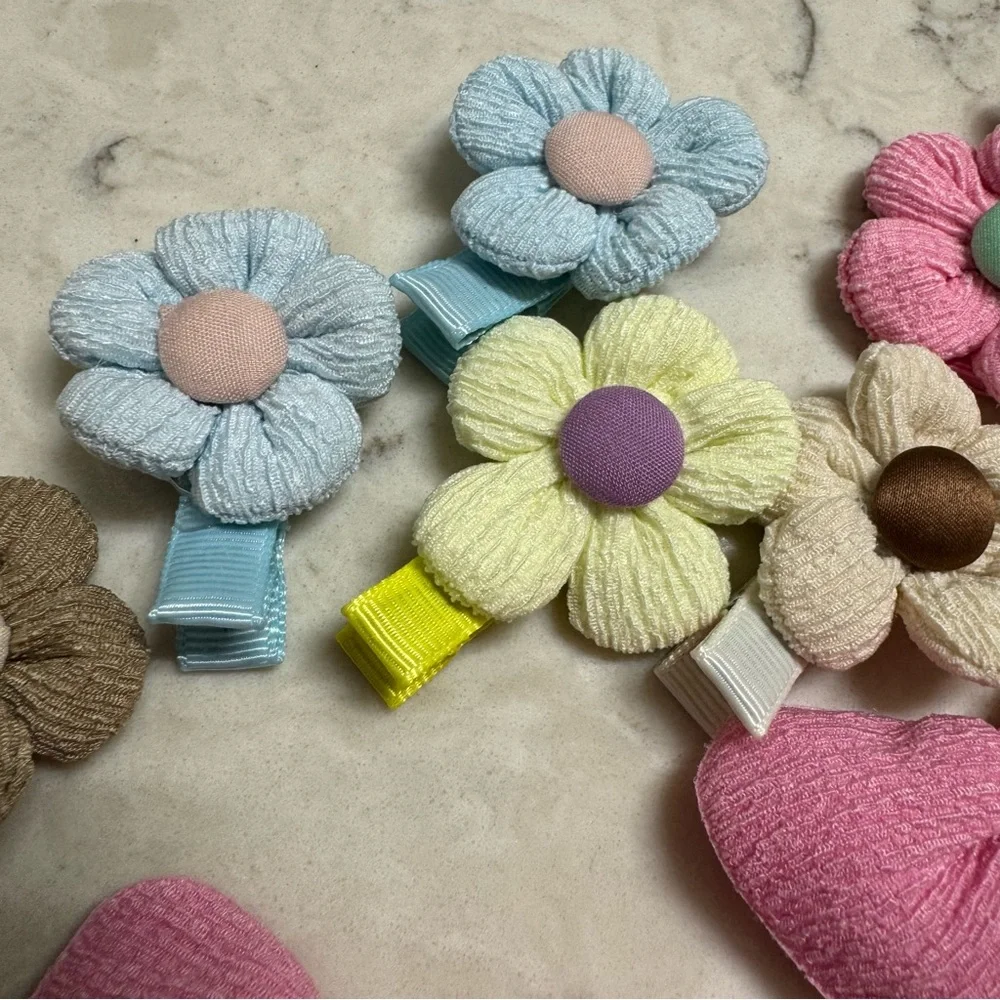 🌸 24-Piece Handmade Hair Clip Set | 8 Flower Pairs & 4 Bow Pairs 🎀 - Picture 12 of 16